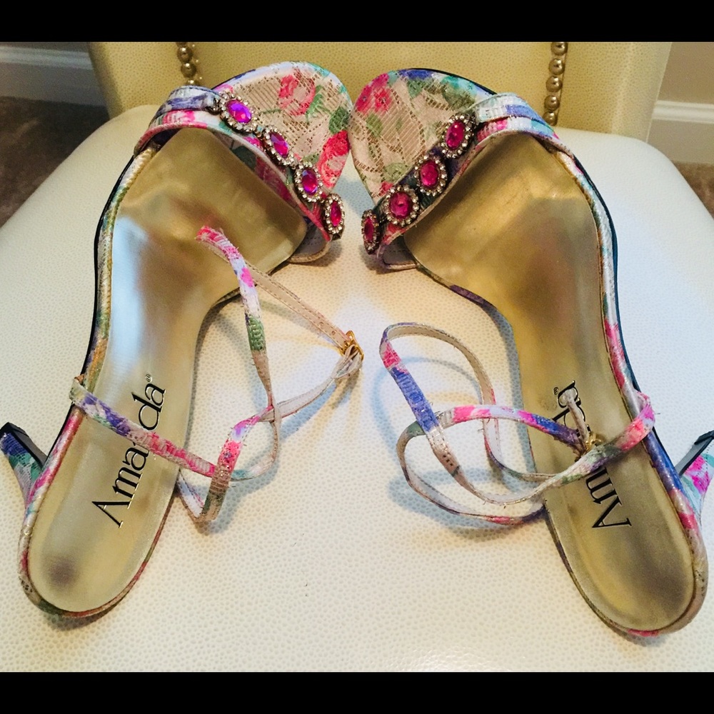 NWOT. Sweet Romance Ankle Strap Sandal by Amanda